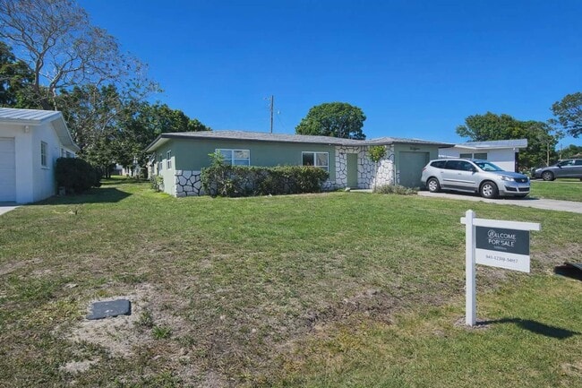 Building Photo - 218 Olive Ave