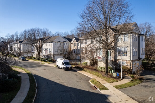 Building Photo - Arrowgate at Randolph