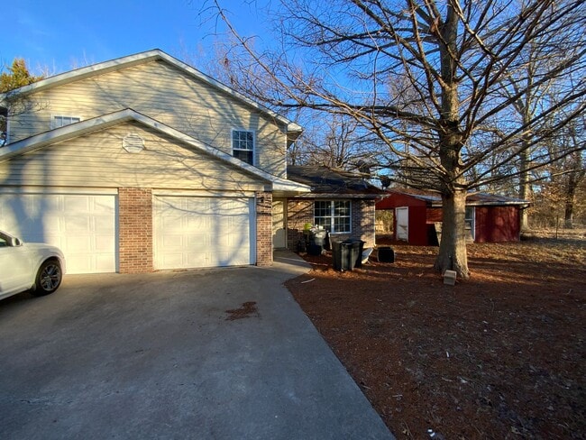 Building Photo - 1416 W Worley St