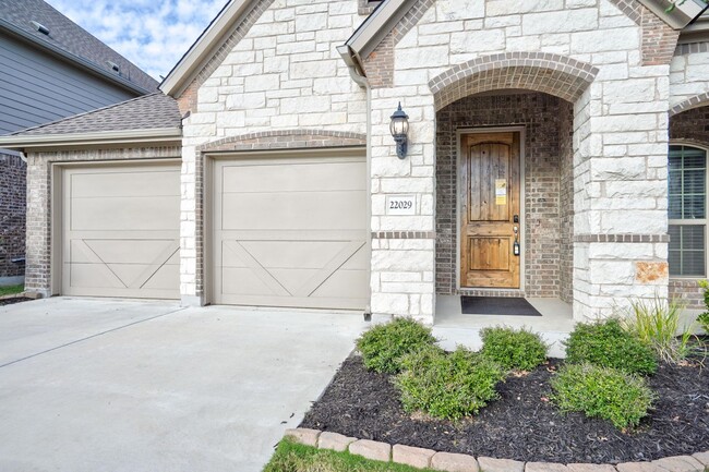 Building Photo - Warm & Inviting 4 Bedroom, 2 Bath House for Rent