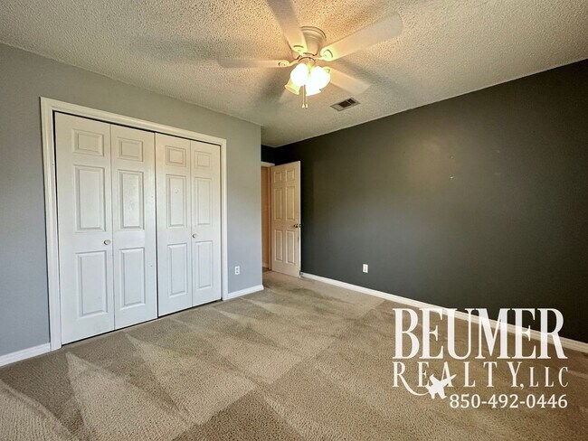 Building Photo - Beautiful 3Bed/2Bath Home Close to Correy Station