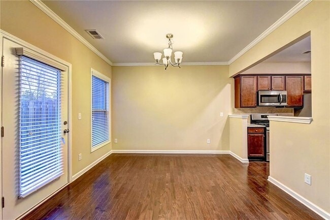 Building Photo - 1075 Hampton Oaks Dr