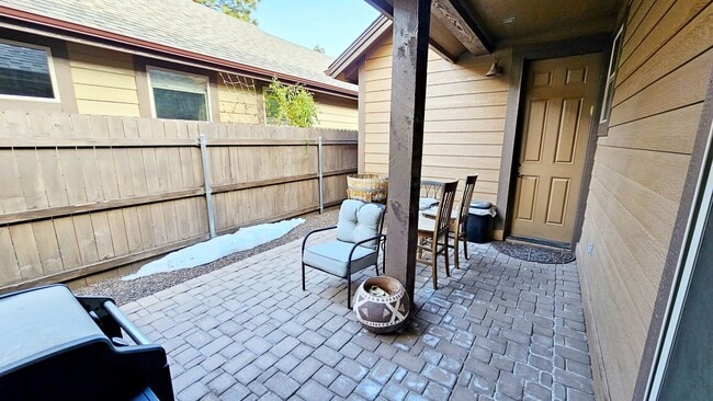 Building Photo - Fully Furnished Mother-in-law Suite For Rent