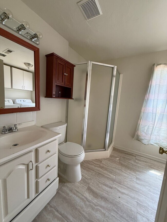 Building Photo - Great home in Sparks!