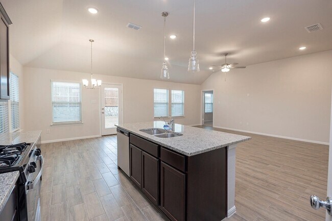 Building Photo - 105 Corcovado Ave