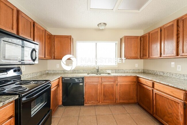 Building Photo - 3 Bedroom Pet-Friendly Home in San Antonio, TX with Main Street Renewal