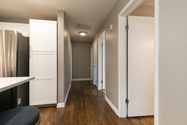 Building Photo - 1936 E Greenwood St