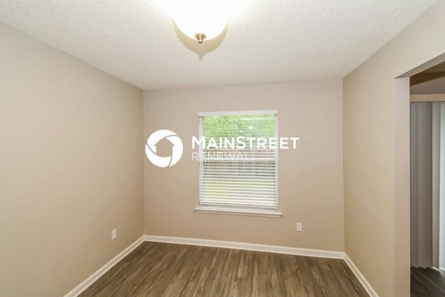Building Photo - 4 Bedroom Pet-Friendly Home in Jacksonvill...