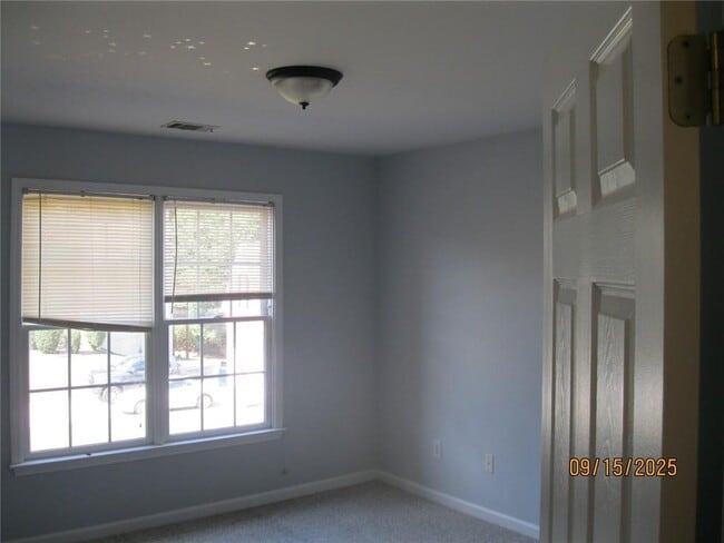 Building Photo - 1105 Wake Robin Cir SW