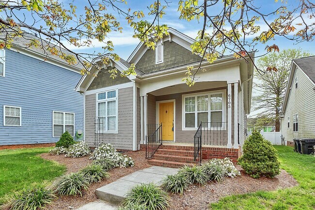 Building Photo - 6705 E Douglas Park Dr