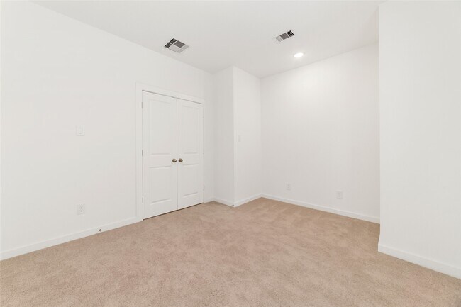 Building Photo - 5014 Chestnut Orch Dr
