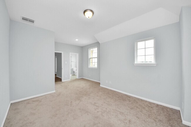 Building Photo - 208 Salange Ln