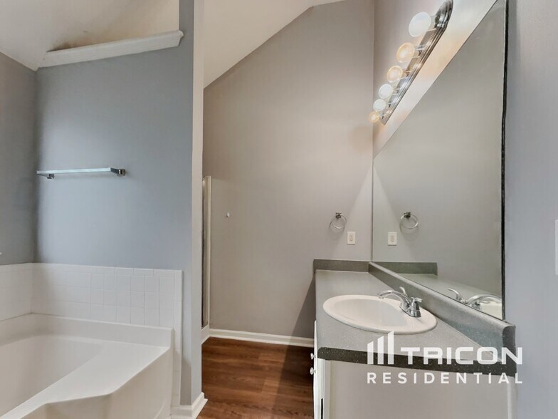 Building Photo - 4247 Arnolds Mill Overpass