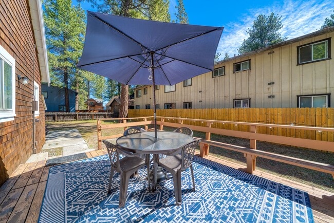 Building Photo - Lovely home with lake views available for ...