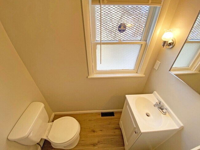 Building Photo - Burkhardt Home : **MOVE-IN SPECIAL: 100% O...