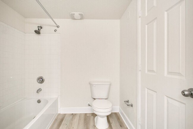 Building Photo - 202 E South St