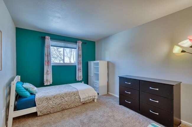 Building Photo - Charming 4 Bed 2 Bath Home in 80917!!!
