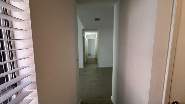 Building Photo - 10555 Turtlewood Ct