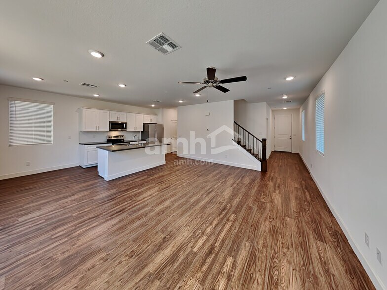 Building Photo - 10081 Roseum Ct