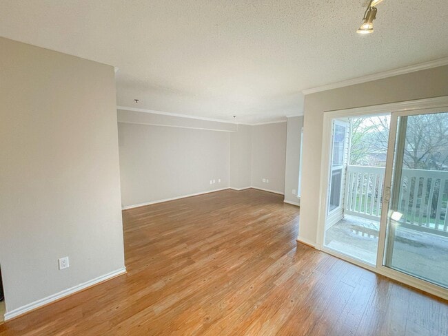 Building Photo - 1524 Lincoln Way