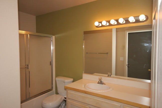 Building Photo - 144 3rd St W