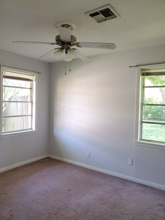 Building Photo - 2514 Belmont Blvd