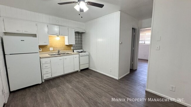 Building Photo - 2212 2nd St