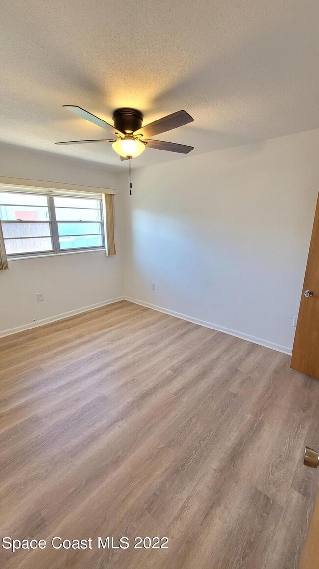Building Photo - 1264 Seminole Dr