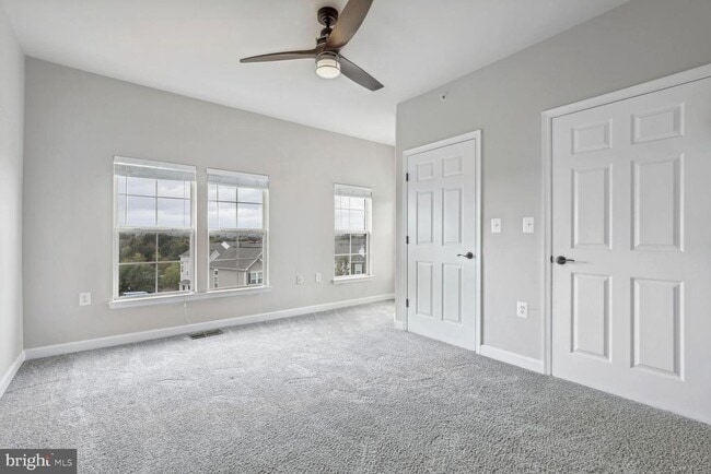 Building Photo - 42379 Goldenseal Square