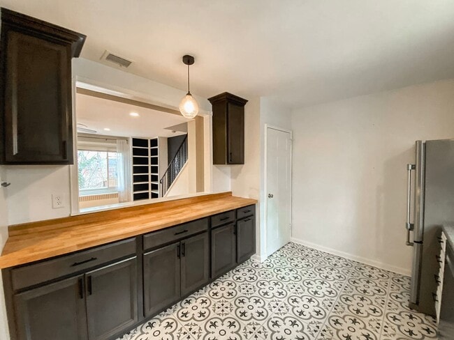 Building Photo - Charming 3 Bedroom, 2 Bath Home in Welcoming Warwick Village