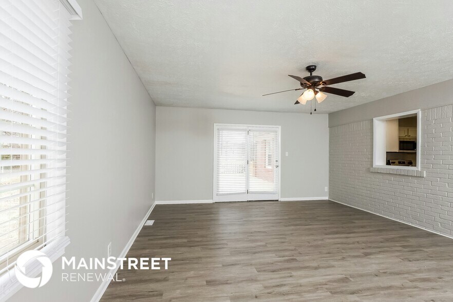 Building Photo - 7706 Poinsettia Dr