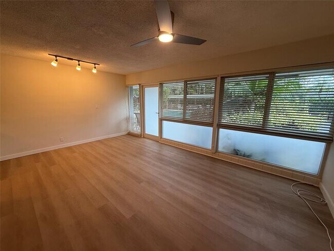 Building Photo - 4009 NE 21st Ave