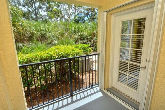 Building Photo - 110 SW Peacock Blvd