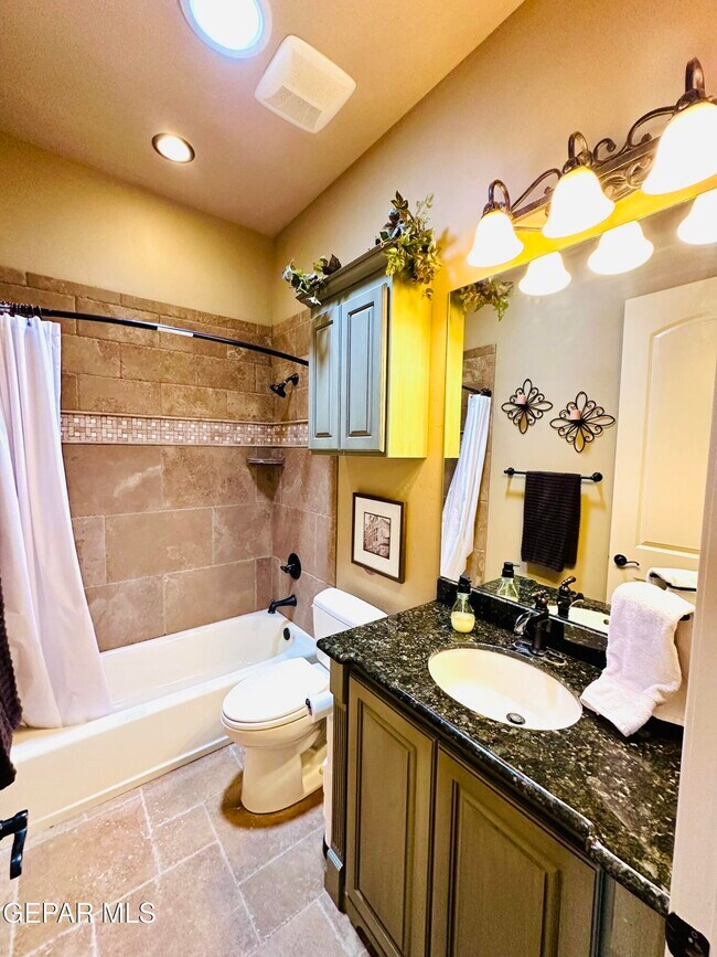 Building Photo - 6268 Wildwood Ct