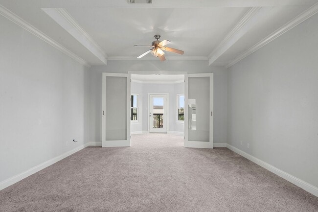 Building Photo - Waterfront Living at Its Best – For Rent o...