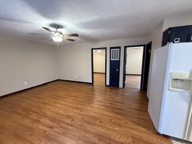 Building Photo - 572 Meadow St