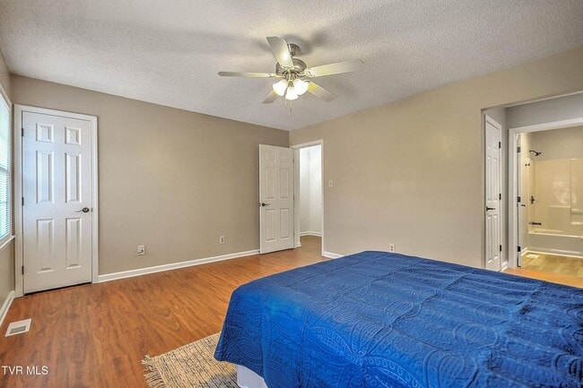 Building Photo - 2 Bedroom 1.5 Bath Townhome for Rent