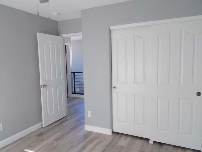 Building Photo - Modern 3-Bedroom Home in Prime Location wi...
