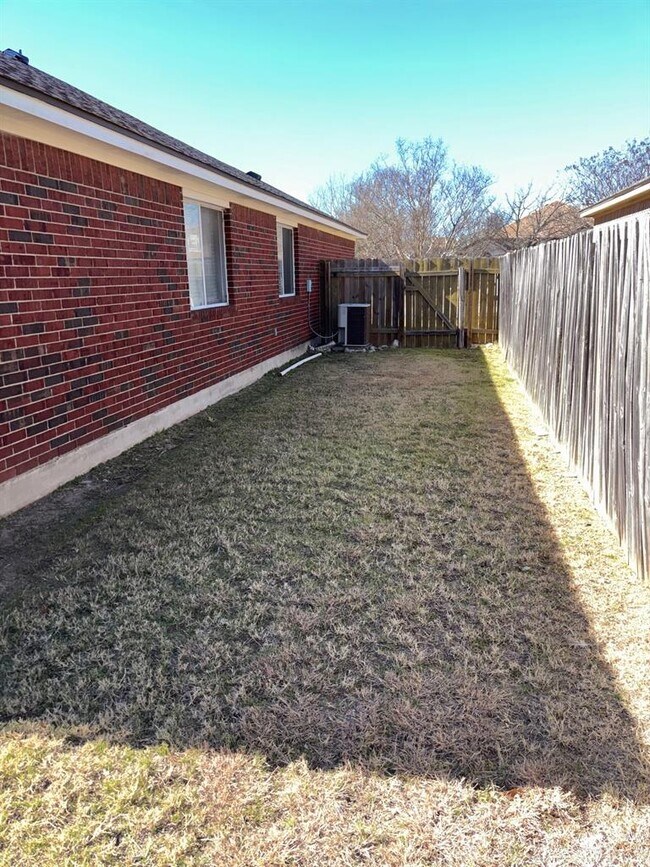 Building Photo - 1403 Haley Gray Dr