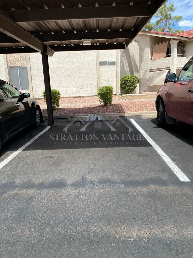 Building Photo - 10610 S 48th St