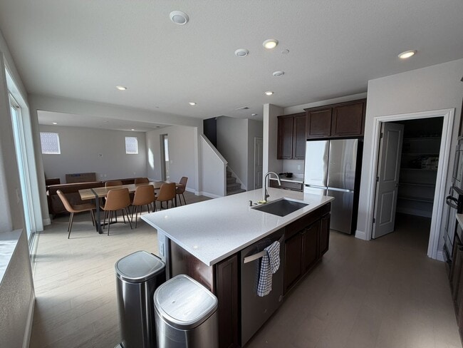 Building Photo - Beautiful 5 bedroom, 4 bathroom 2 story home in Rancho Cordova!!!