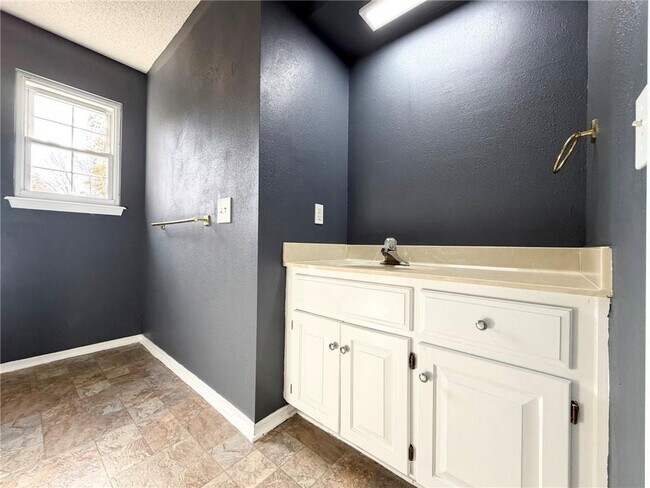 Building Photo - 5 Haslingden Ln