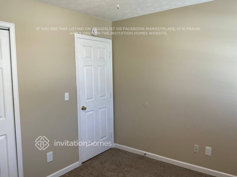 Building Photo - 2820 Sweet Oaks Ct