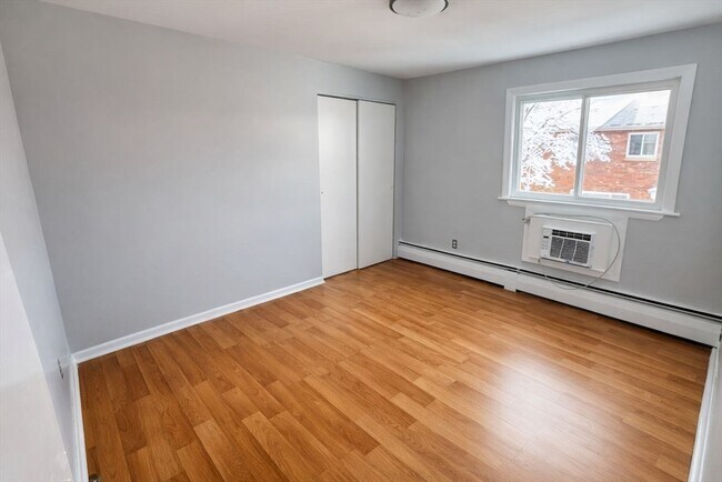 Building Photo - 39 Bishop Dr