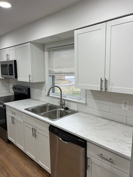 Building Photo - 8043 Chancellor Rd