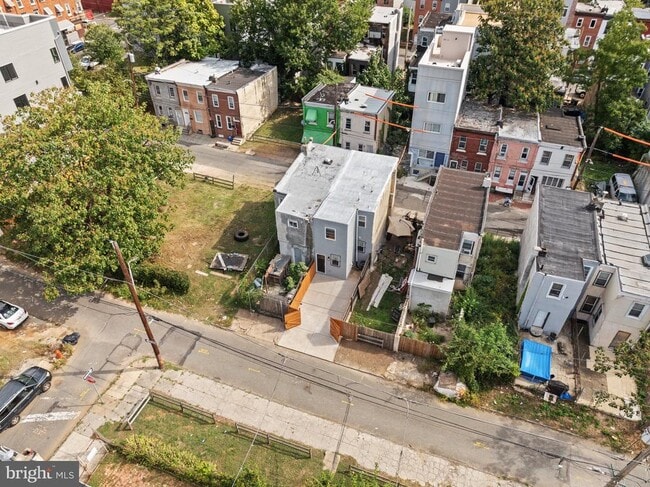 Building Photo - 2142 N Percy St