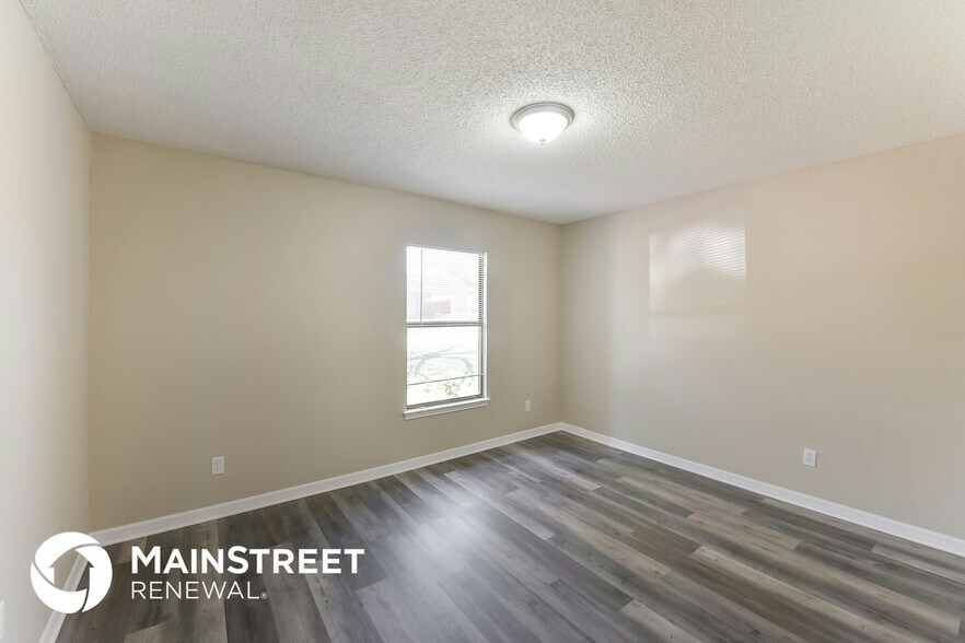 Building Photo - 2121 Rolling Creek Run