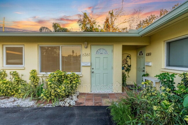 Primary Photo - 6369 Gateway Ave