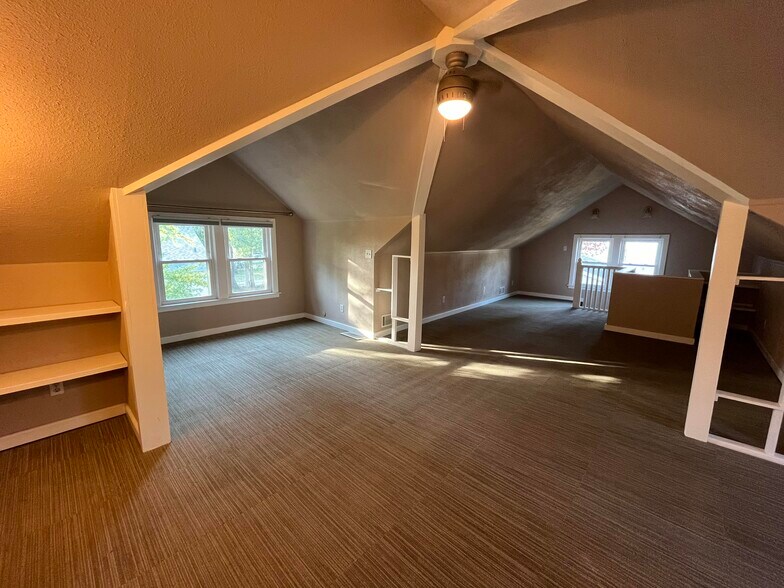 Building Photo - 1117 E Glen Ave