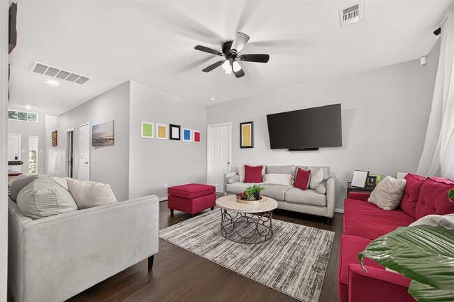 Building Photo - 16123 Duck Tail Ln